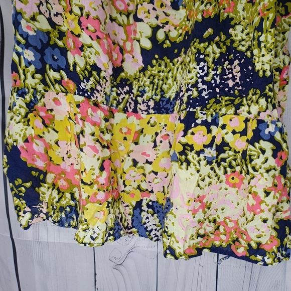 Old Navy Floral Spaghetti Strap Top - Picture 4 of 9